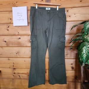 RSQ NWT Low Rise Cargo Flare Jean Pant Olive Green Stretch Tall Sz 32 (36) X 32"